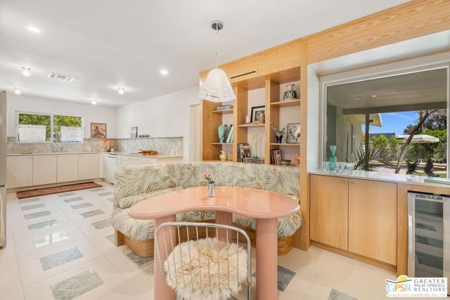 298 N Farrell Drive, Palm Springs, CA 92262