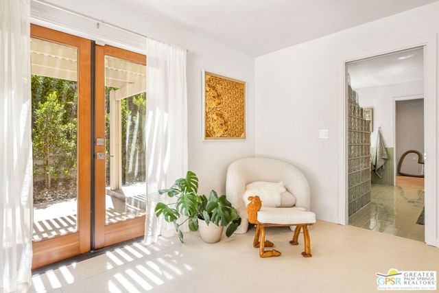 298 N Farrell Drive, Palm Springs, CA 92262