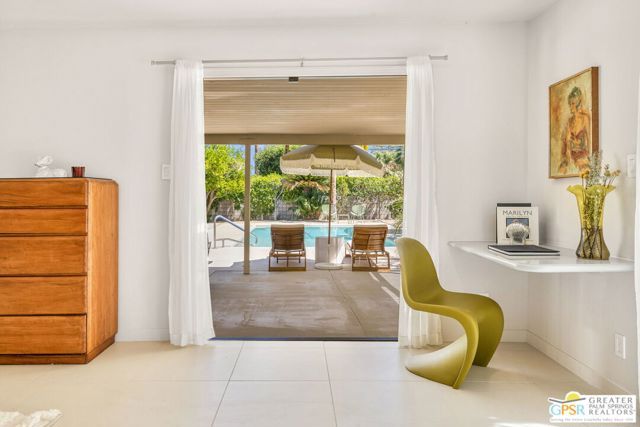 298 N Farrell Drive, Palm Springs, CA 92262