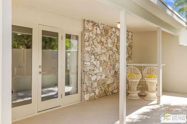 298 N Farrell Drive, Palm Springs, CA 92262