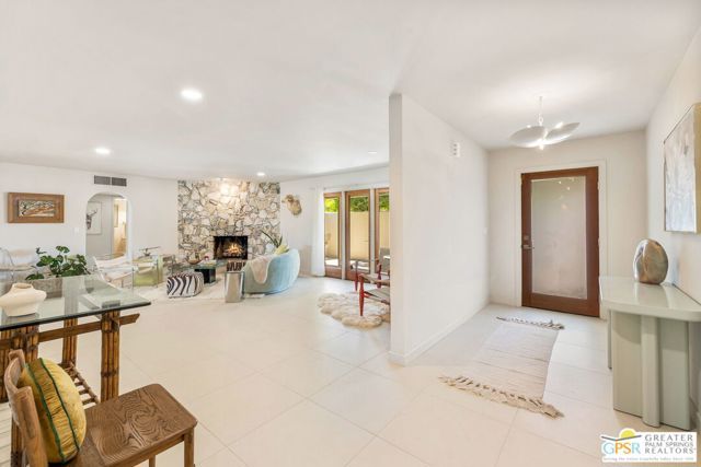 298 N Farrell Drive, Palm Springs, CA 92262
