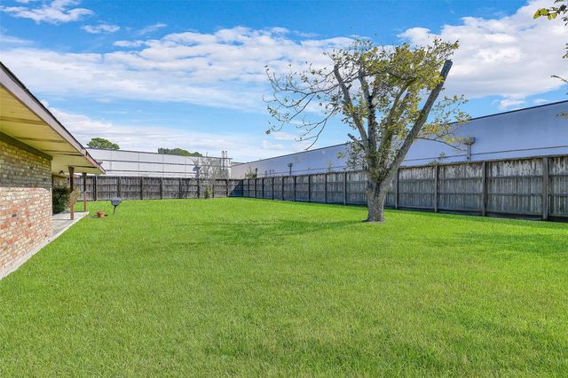 103 Echo Avenue, Friendswood, TX 77546