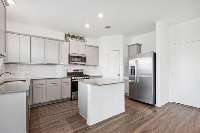 105 Canley LOOP, Hutto, TX 78634