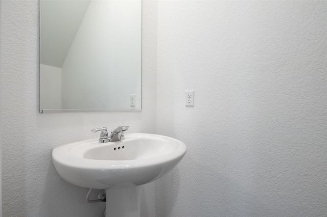 105 Canley LOOP, Hutto, TX 78634