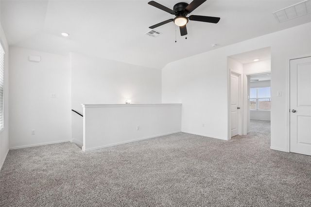 105 Canley LOOP, Hutto, TX 78634