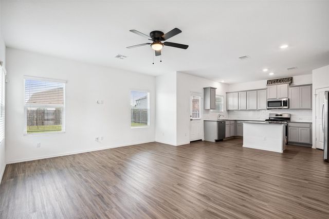 105 Canley LOOP, Hutto, TX 78634