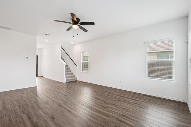 105 Canley LOOP, Hutto, TX 78634