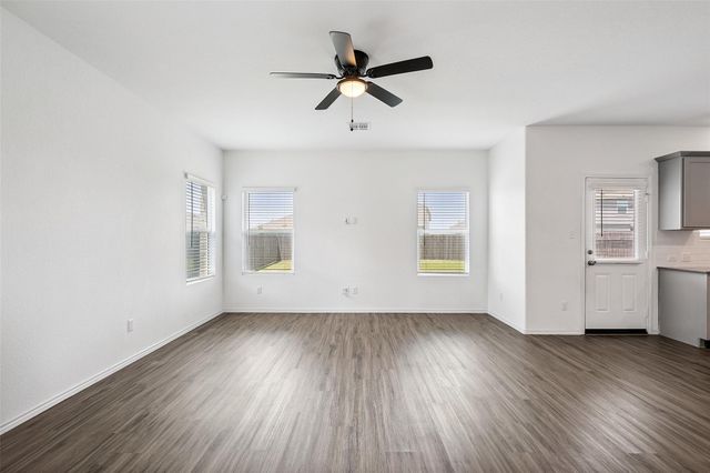 105 Canley LOOP, Hutto, TX 78634