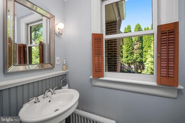 2770 S DELAWARE DR, Easton, PA 18042