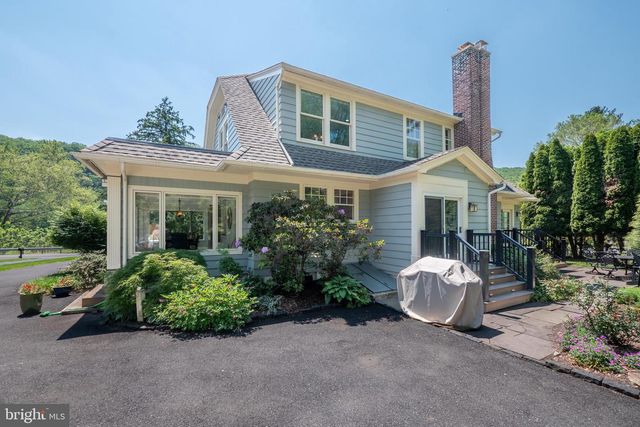 2770 S DELAWARE DR, Easton, PA 18042