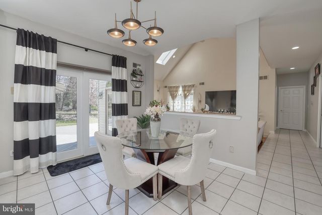 15 SCENIC DR, Ewing, NJ 08628