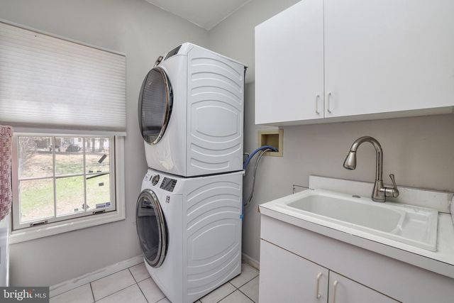 15 SCENIC DR, Ewing, NJ 08628