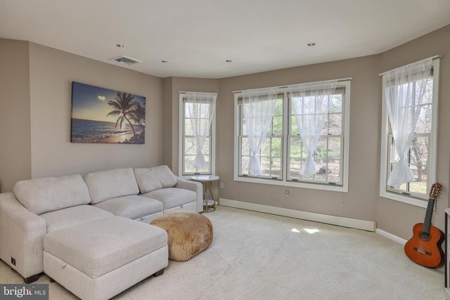 15 SCENIC DR, Ewing, NJ 08628
