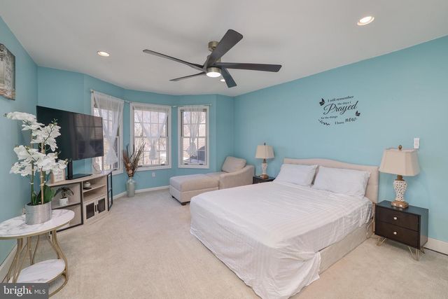 15 SCENIC DR, Ewing, NJ 08628