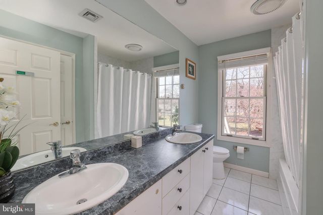 15 SCENIC DR, Ewing, NJ 08628