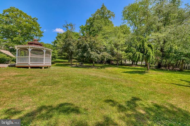 15 SCENIC DR, Ewing, NJ 08628
