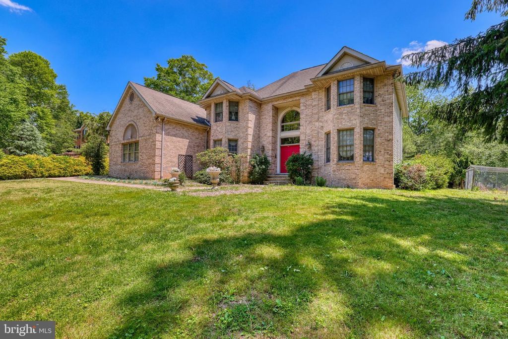 15 SCENIC DR, Ewing, NJ 08628