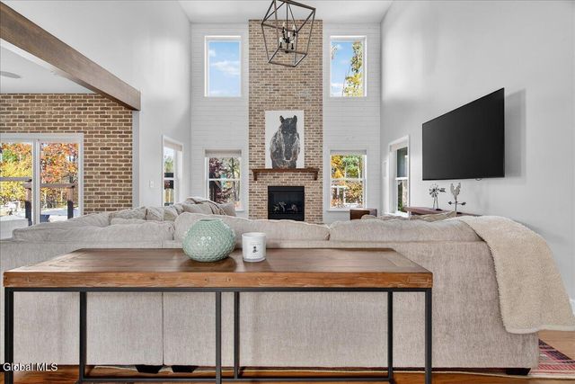 54 Walden Circle, Stillwater, NY 12866