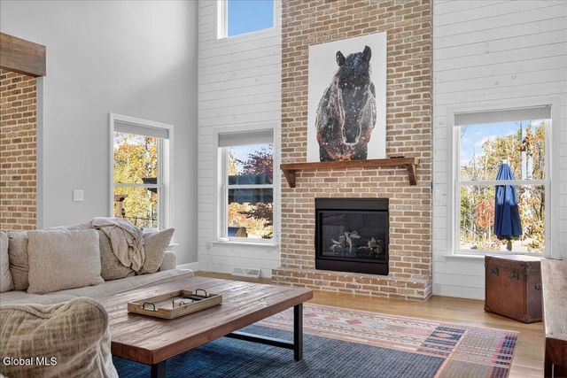 54 Walden Circle, Stillwater, NY 12866