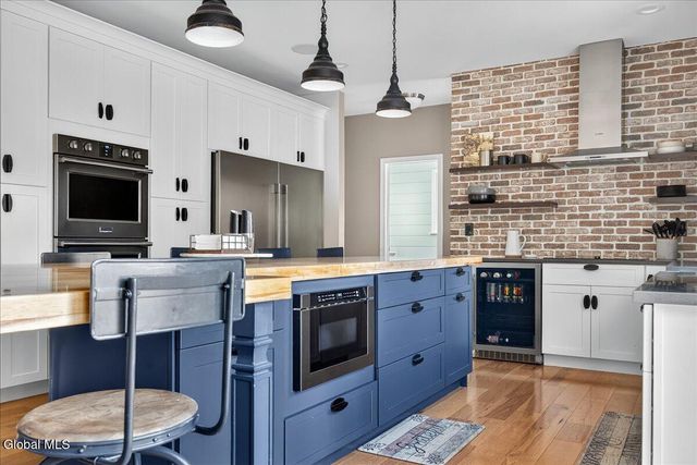 54 Walden Circle, Stillwater, NY 12866