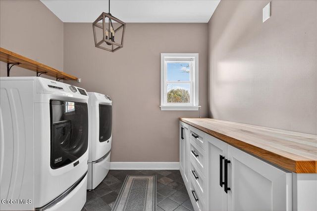 54 Walden Circle, Stillwater, NY 12866