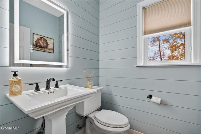 54 Walden Circle, Stillwater, NY 12866