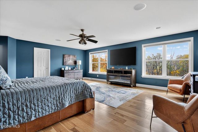 54 Walden Circle, Stillwater, NY 12866