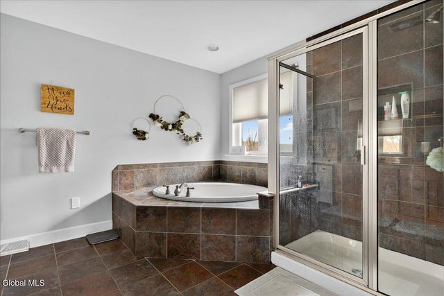 54 Walden Circle, Stillwater, NY 12866