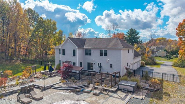 54 Walden Circle, Stillwater, NY 12866