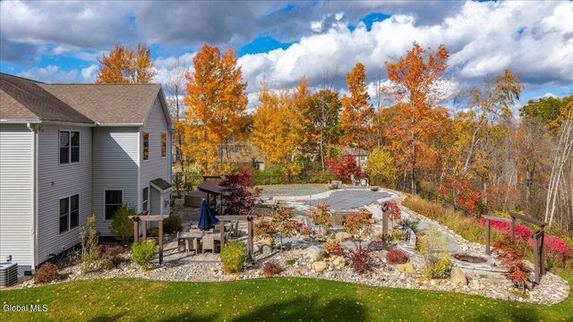 54 Walden Circle, Stillwater, NY 12866