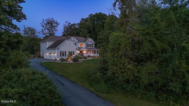 54 Walden Circle, Stillwater, NY 12866