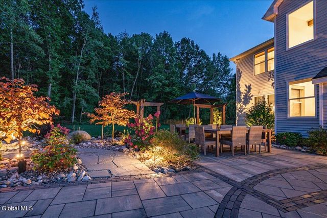 54 Walden Circle, Stillwater, NY 12866