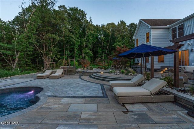 54 Walden Circle, Stillwater, NY 12866