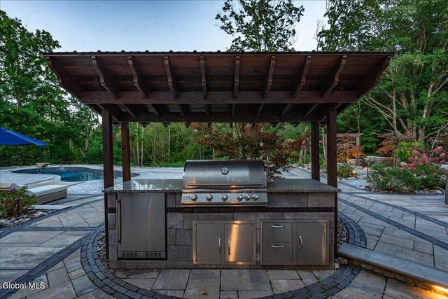 54 Walden Circle, Stillwater, NY 12866