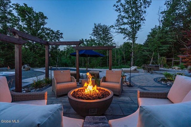 54 Walden Circle, Stillwater, NY 12866