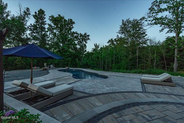 54 Walden Circle, Stillwater, NY 12866