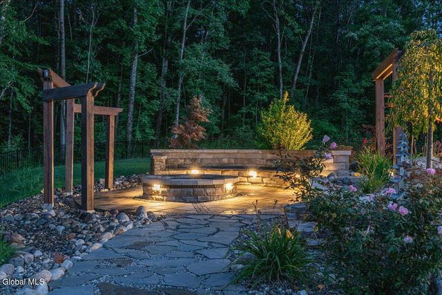 54 Walden Circle, Stillwater, NY 12866