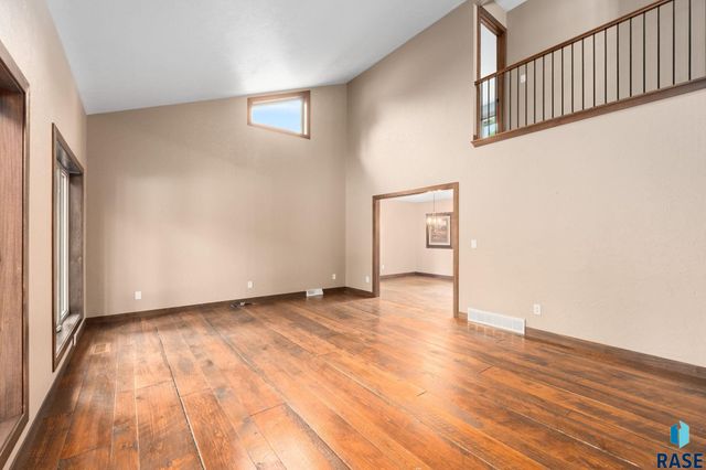 308 E Aspen Dr Drive, Sioux Falls, SD 57105
