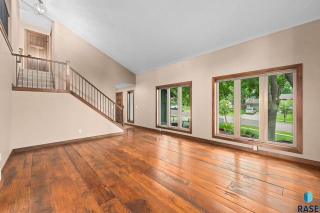 308 E Aspen Dr Drive, Sioux Falls, SD 57105