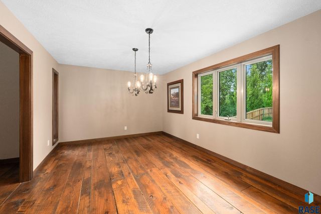 308 E Aspen Dr Drive, Sioux Falls, SD 57105