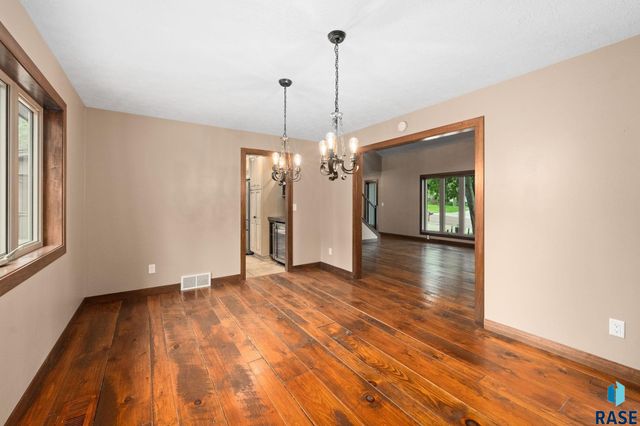 308 E Aspen Dr Drive, Sioux Falls, SD 57105
