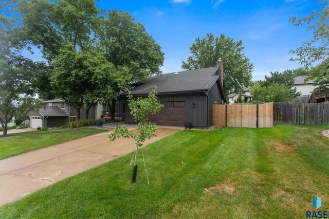 308 E Aspen Dr Drive, Sioux Falls, SD 57105