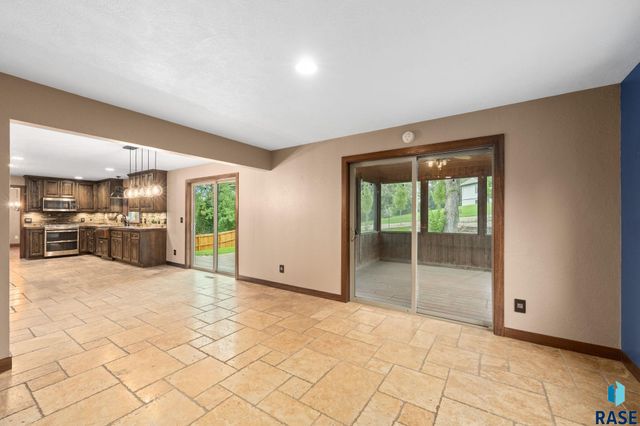 308 E Aspen Dr Drive, Sioux Falls, SD 57105