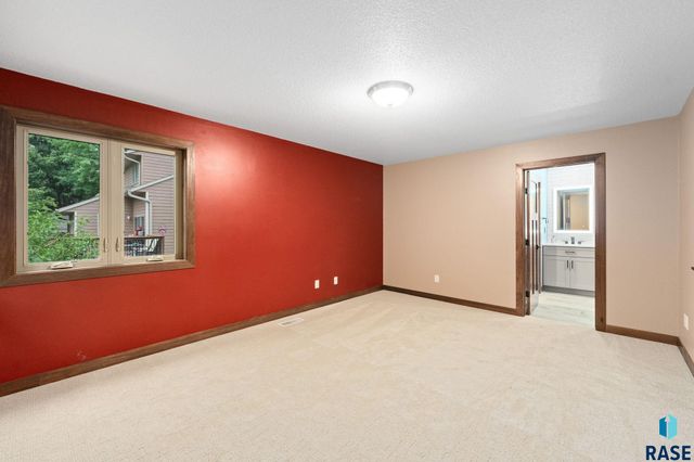 308 E Aspen Dr Drive, Sioux Falls, SD 57105