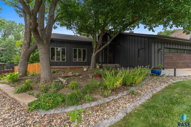 308 E Aspen Dr Drive, Sioux Falls, SD 57105