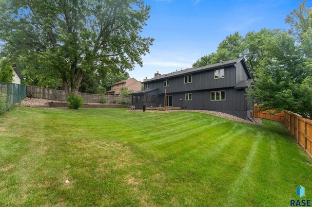 308 E Aspen Dr Drive, Sioux Falls, SD 57105