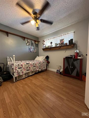 4425 Charter Oaks, Bakersfield, CA 93309