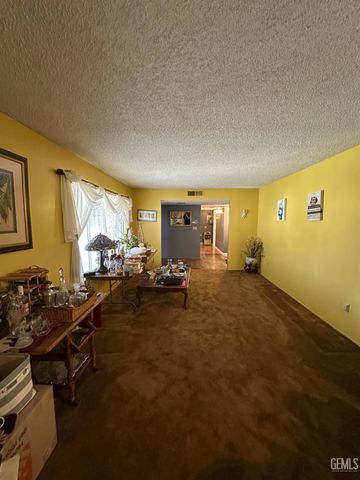 4425 Charter Oaks, Bakersfield, CA 93309