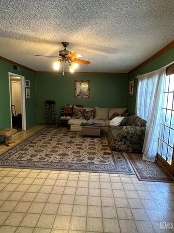 4425 Charter Oaks, Bakersfield, CA 93309