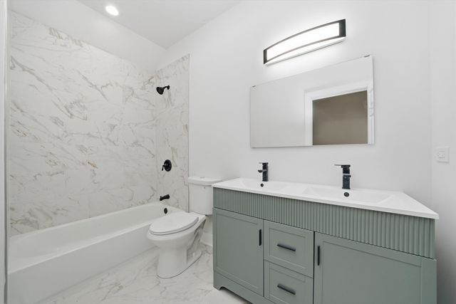 6409 S Albany Avenue, Chicago, IL 60629